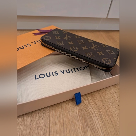 Louis Vuitton Clémence Wallet - Picture 3 of 10